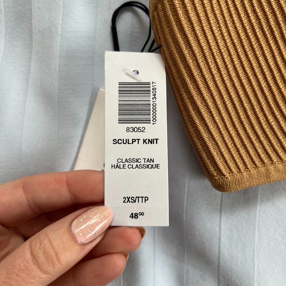 NWT Aritzia Babaton Sculpt Knit Bra Top Rib-knit bra top - Picture 2 of 8